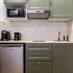 Apartment Renove Et Tranquille, A Pied Ou En Tram