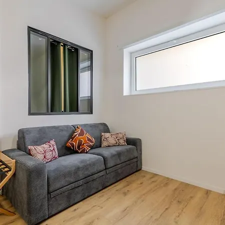 Appartement Rénové Et Tranquille, à Pied Ou En Tram *