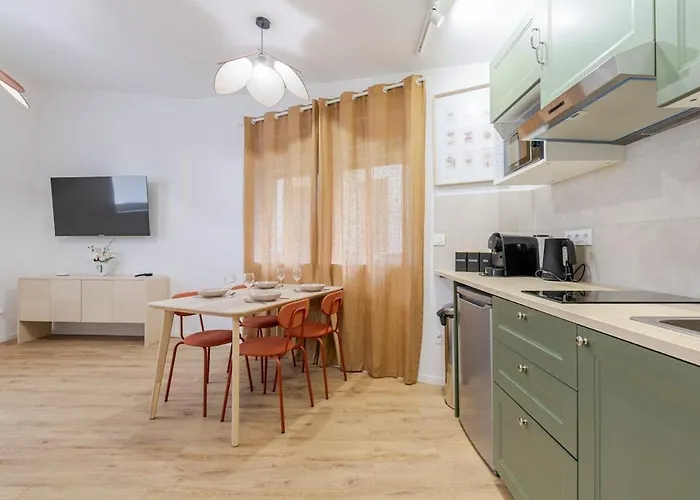 Renove Et Tranquille, A Pied Ou En Tram Apartment