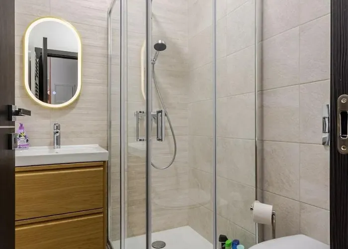 Apartment Renove Et Tranquille, A Pied Ou En Tram *