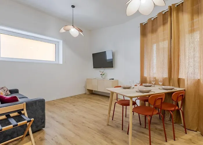 Rénové Et Tranquille, à Pied Ou En Tram Appartement *